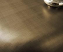 DELIFE Salontafel Tanju 90x90 cm goud metallic met reliëfglas taupe