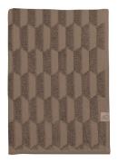 Mette Ditmer Geo badhanddoek - 550 gr/m2 - 133 x 70 cm