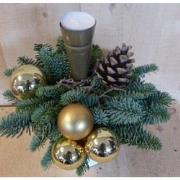 Kerststukje 'Odessa' simpel in hoge pot 30 cm hoog kleur goud met een ...